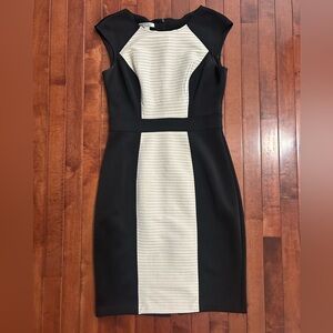 London Style Cap Sleeve Black and White Dress Size 6